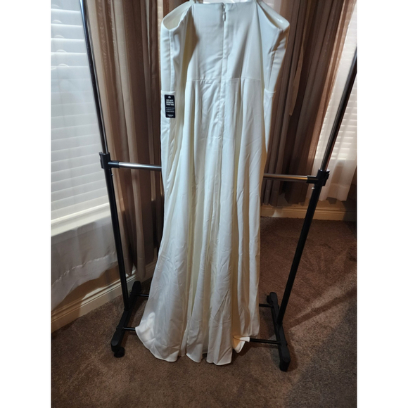 NEW Torrid Ivory White Strapless Satin Flare Wedding Dress Gown SZ 14 - Picture 13 of 16